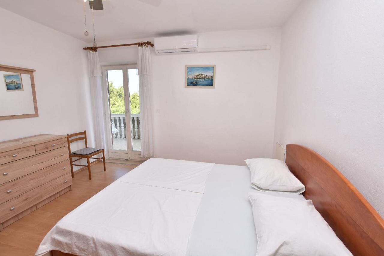 Apartments And Rooms Jakov プリモシュテン エクステリア 写真