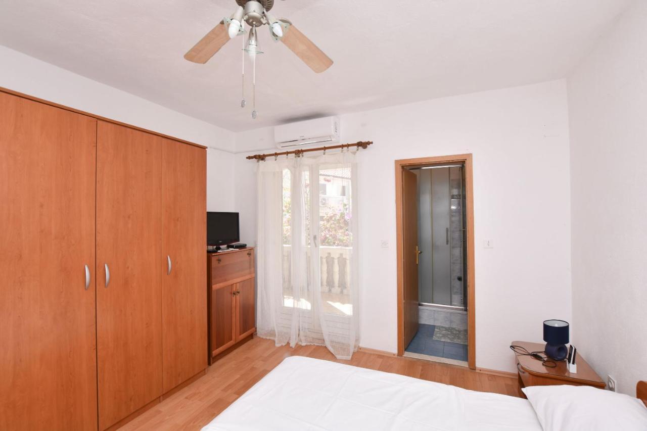 Apartments And Rooms Jakov プリモシュテン エクステリア 写真