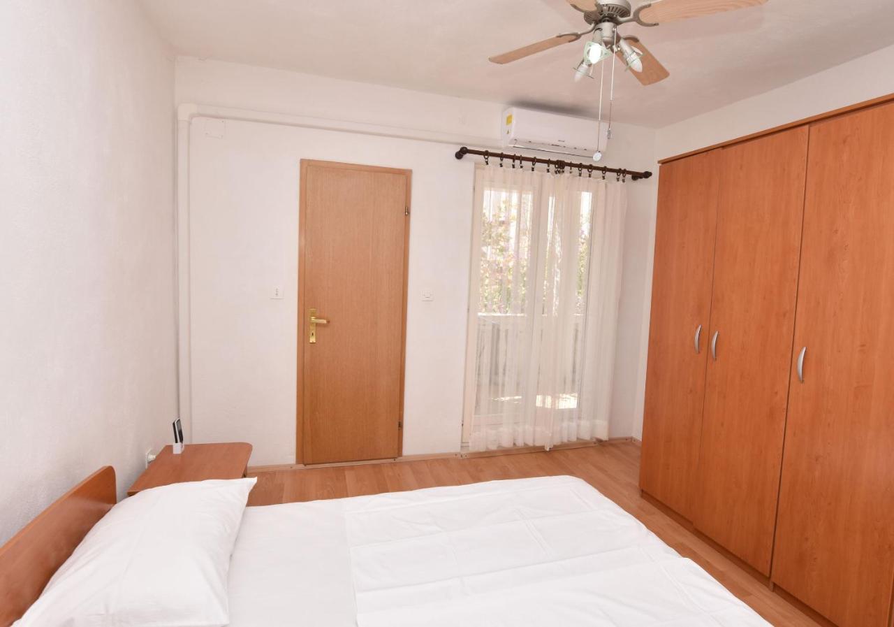 Apartments And Rooms Jakov プリモシュテン エクステリア 写真