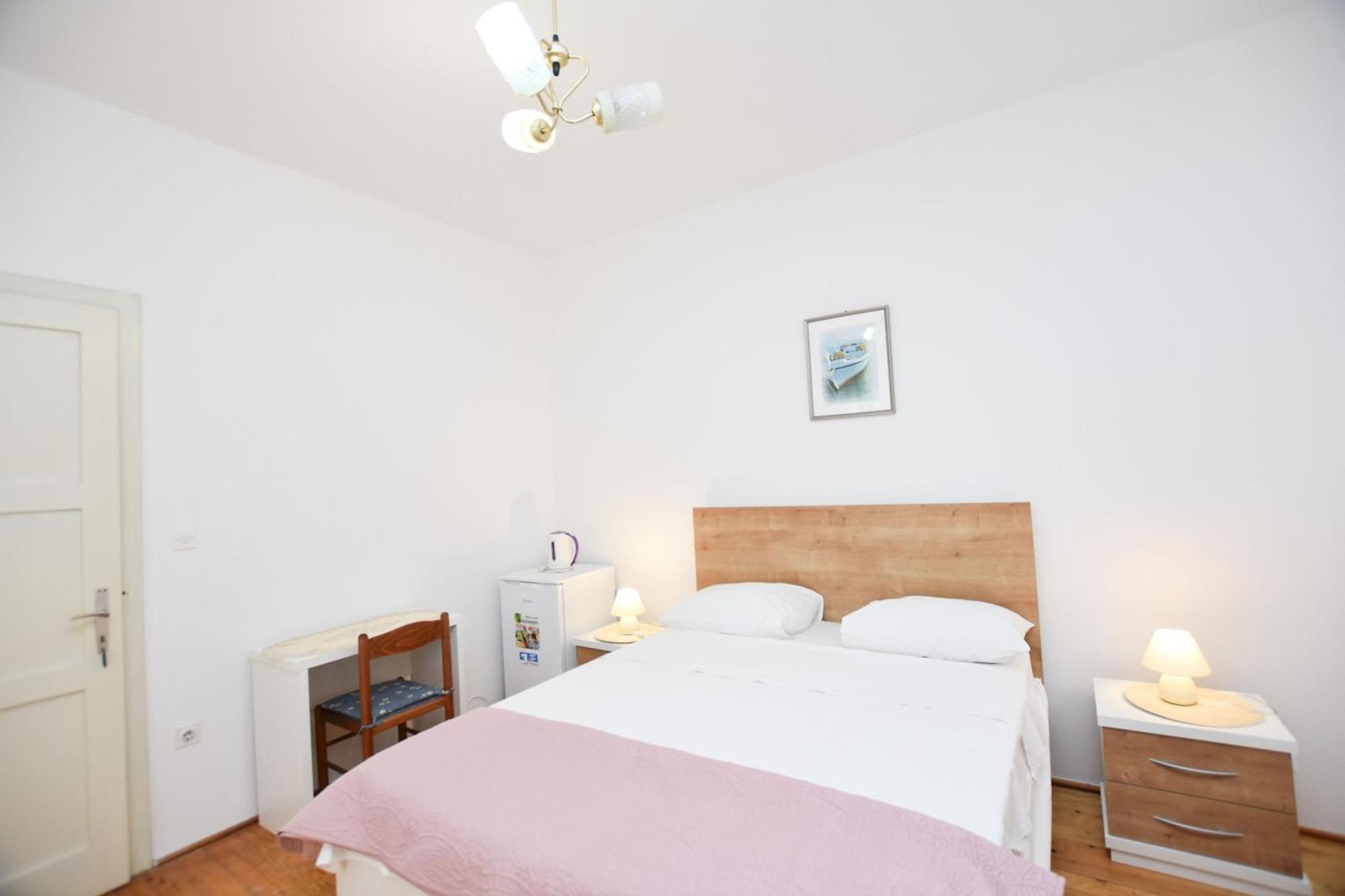 Apartments And Rooms Jakov プリモシュテン 部屋 写真