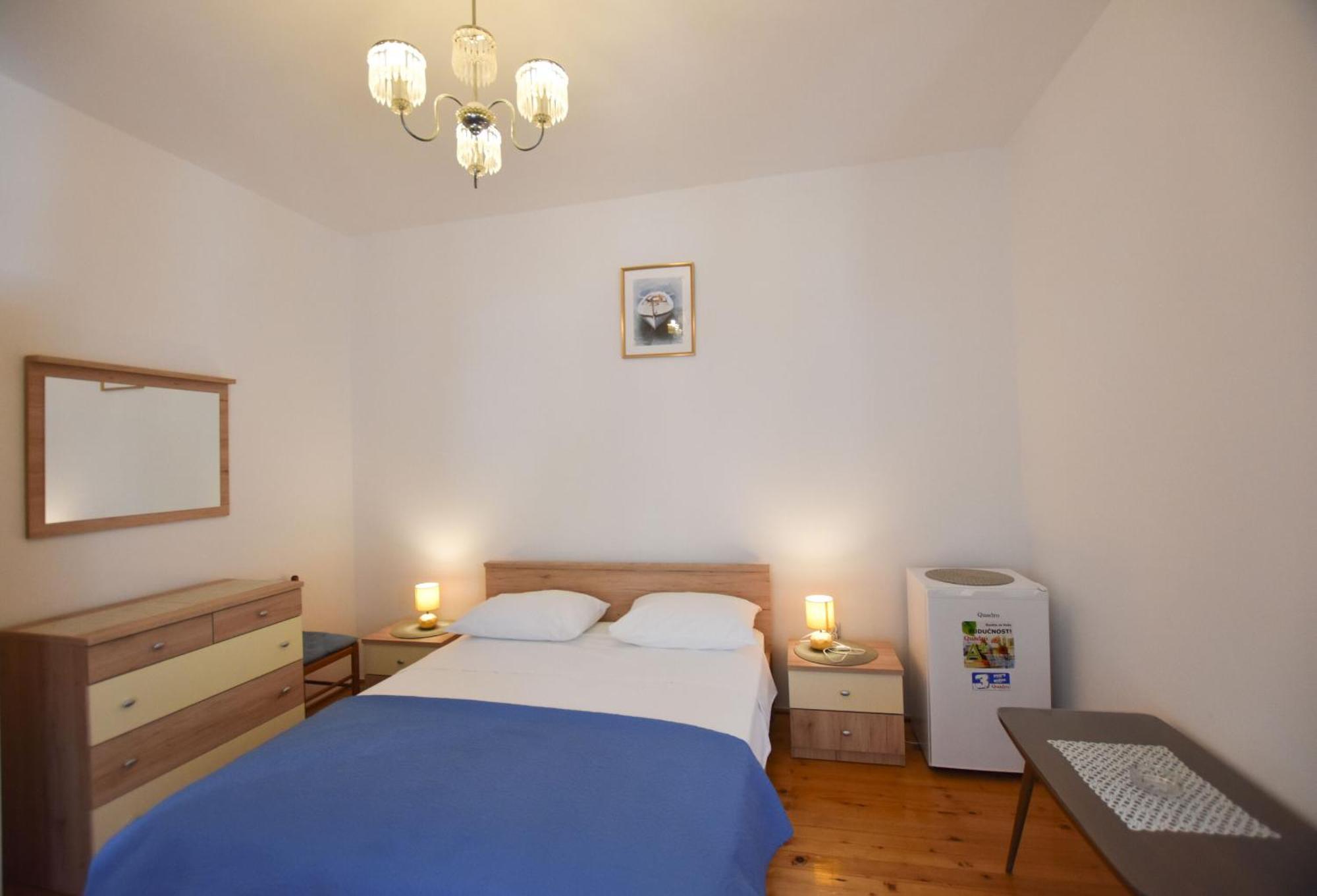 Apartments And Rooms Jakov プリモシュテン 部屋 写真
