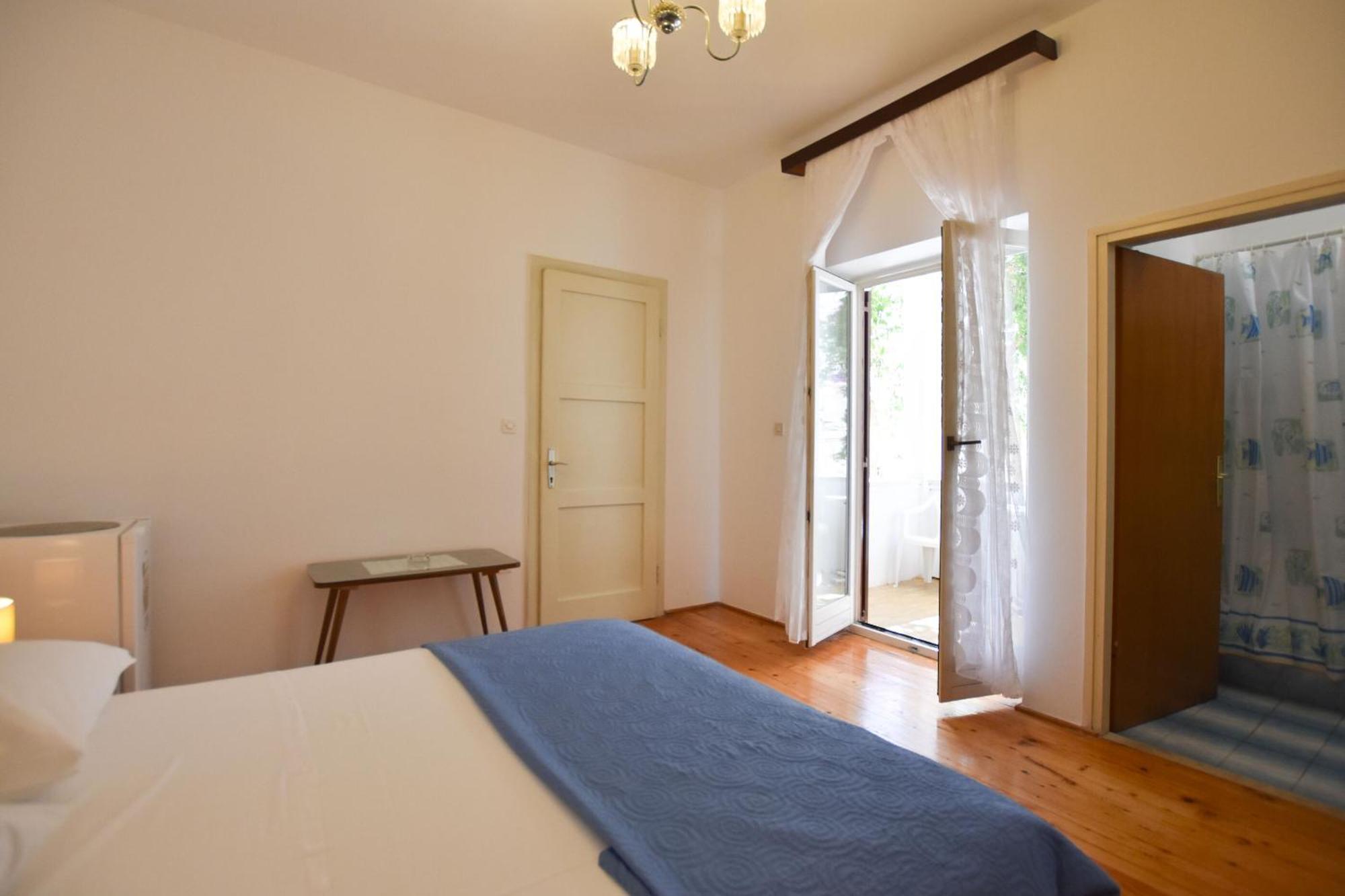 Apartments And Rooms Jakov プリモシュテン 部屋 写真