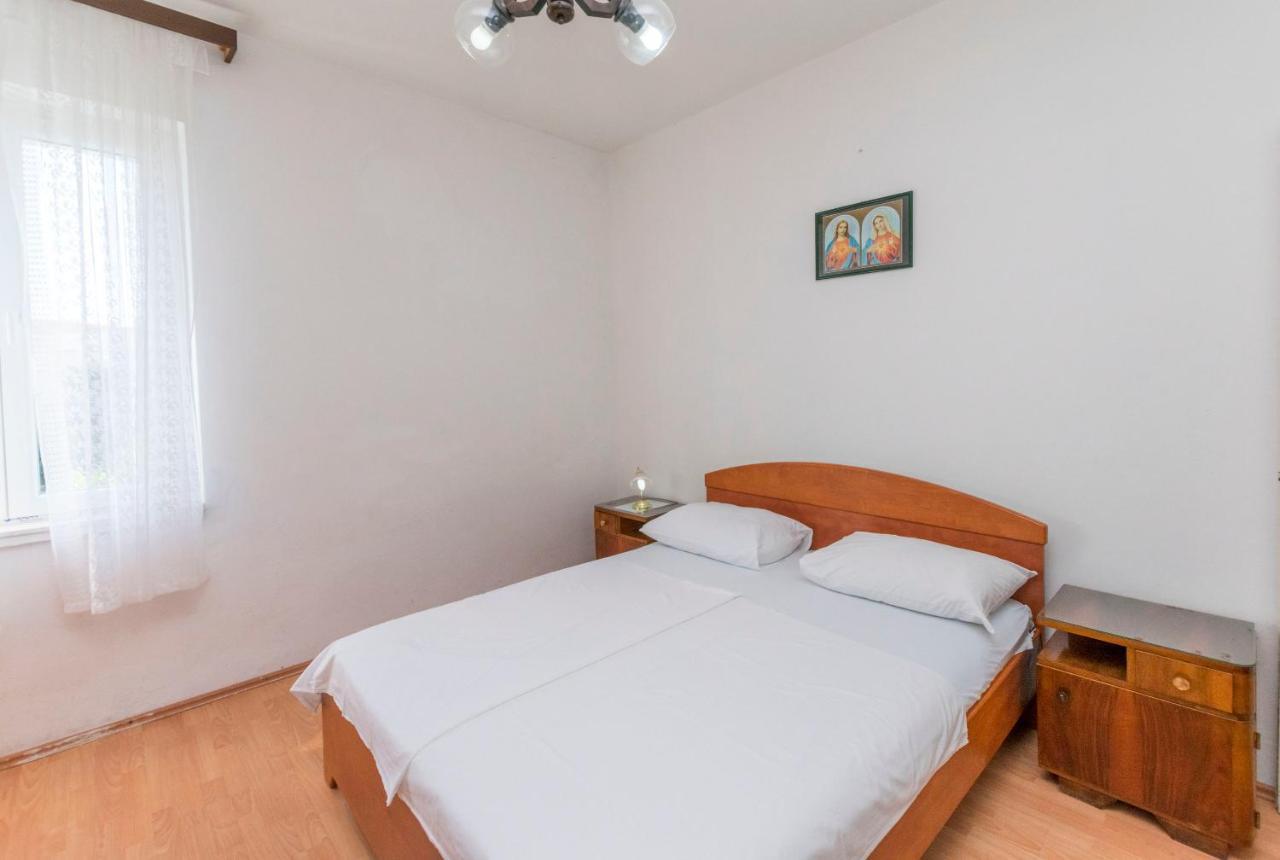 Apartments And Rooms Jakov プリモシュテン エクステリア 写真