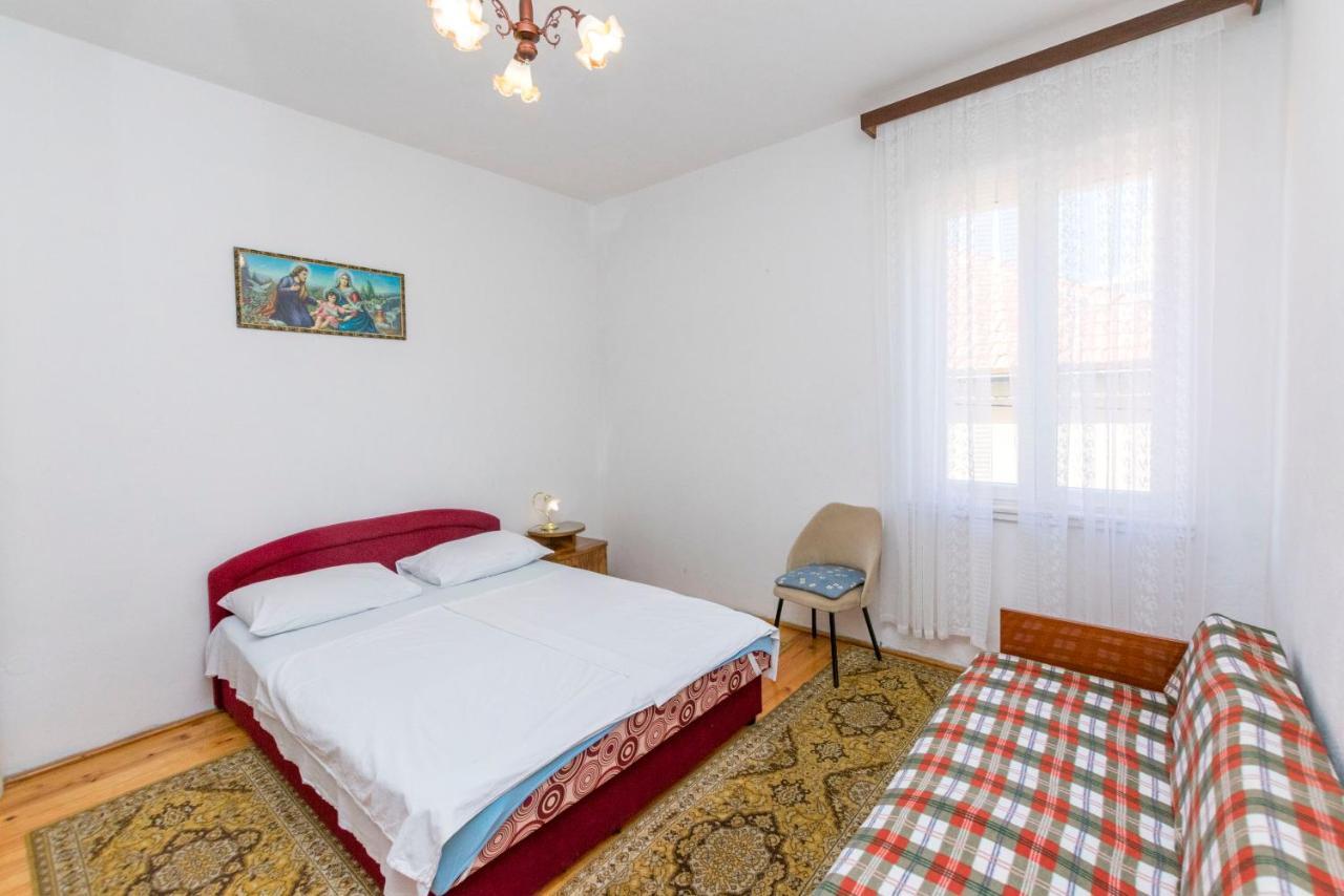 Apartments And Rooms Jakov プリモシュテン エクステリア 写真