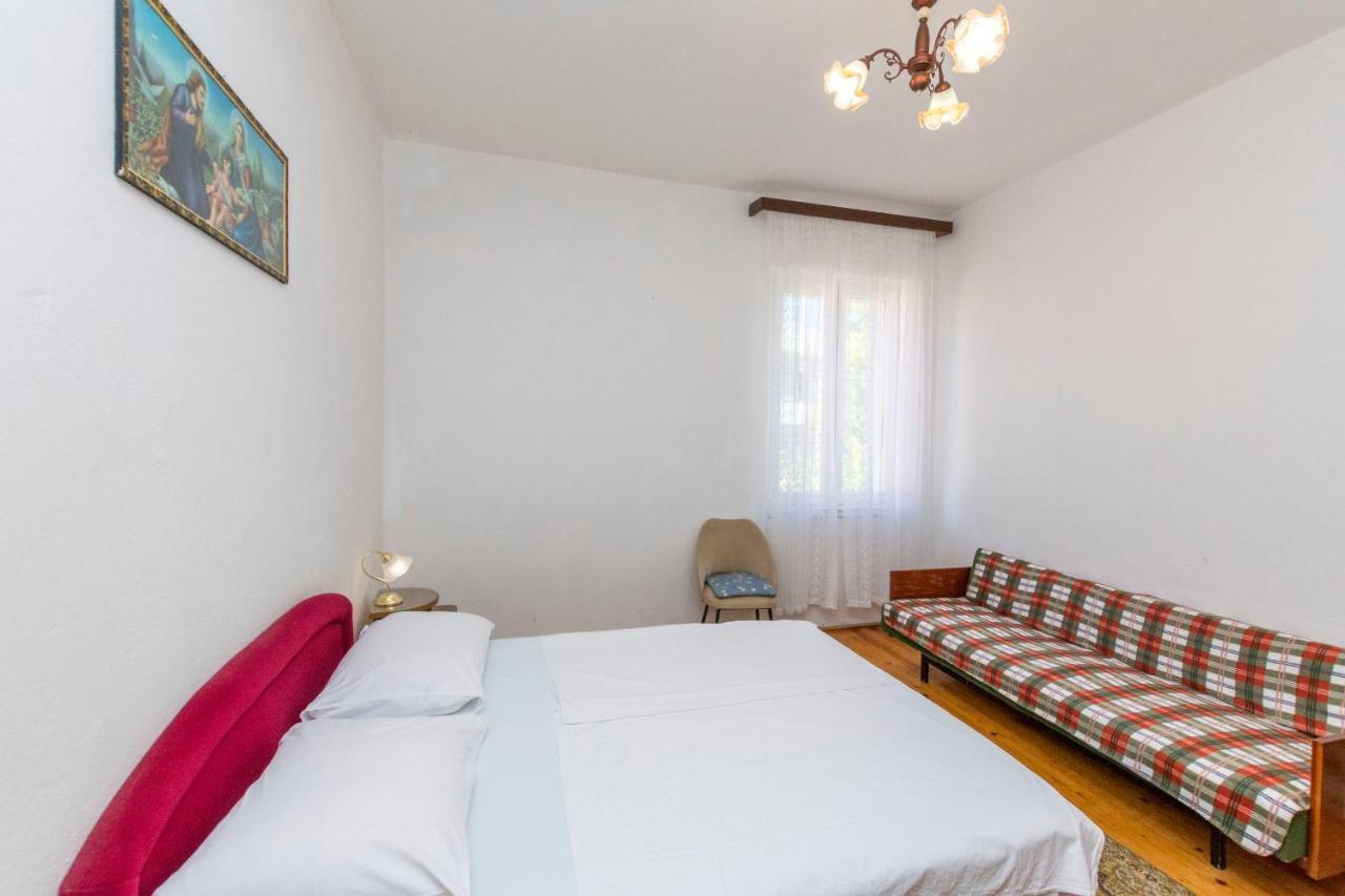 Apartments And Rooms Jakov プリモシュテン エクステリア 写真