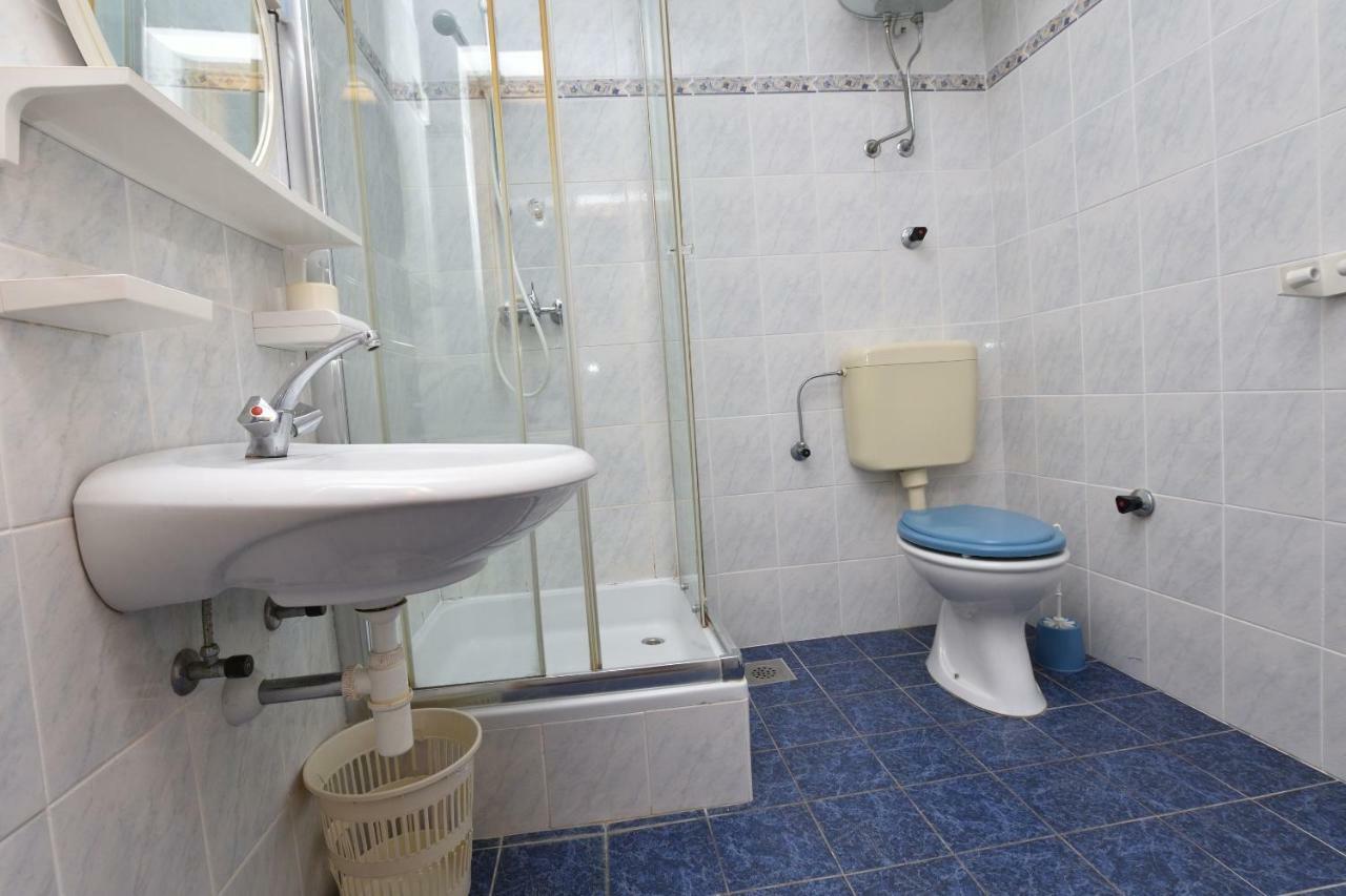 Apartments And Rooms Jakov プリモシュテン エクステリア 写真