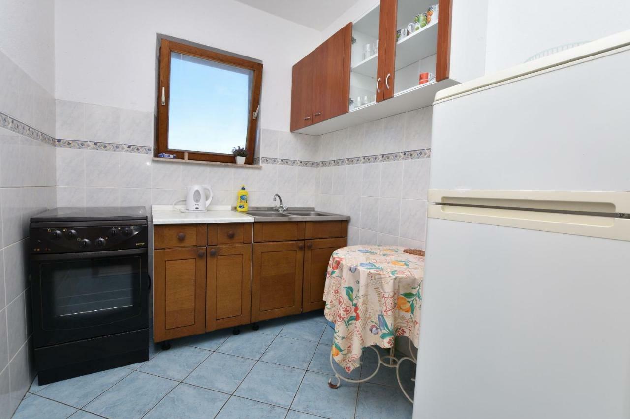 Apartments And Rooms Jakov プリモシュテン エクステリア 写真