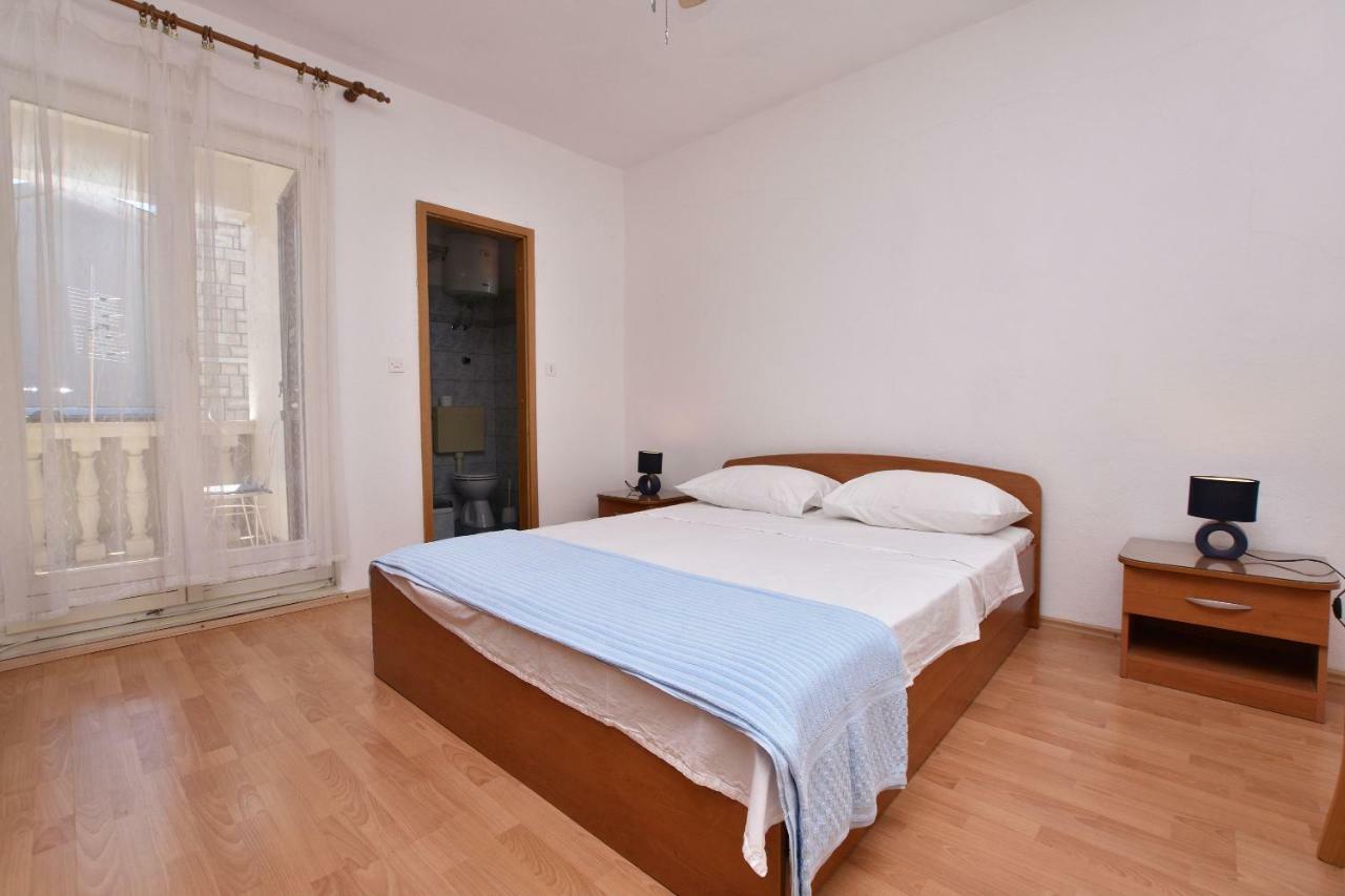 Apartments And Rooms Jakov プリモシュテン エクステリア 写真