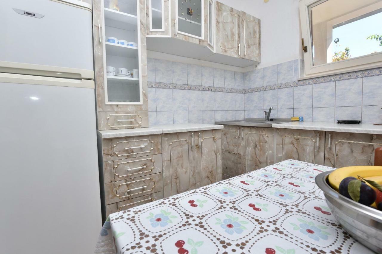 Apartments And Rooms Jakov プリモシュテン エクステリア 写真