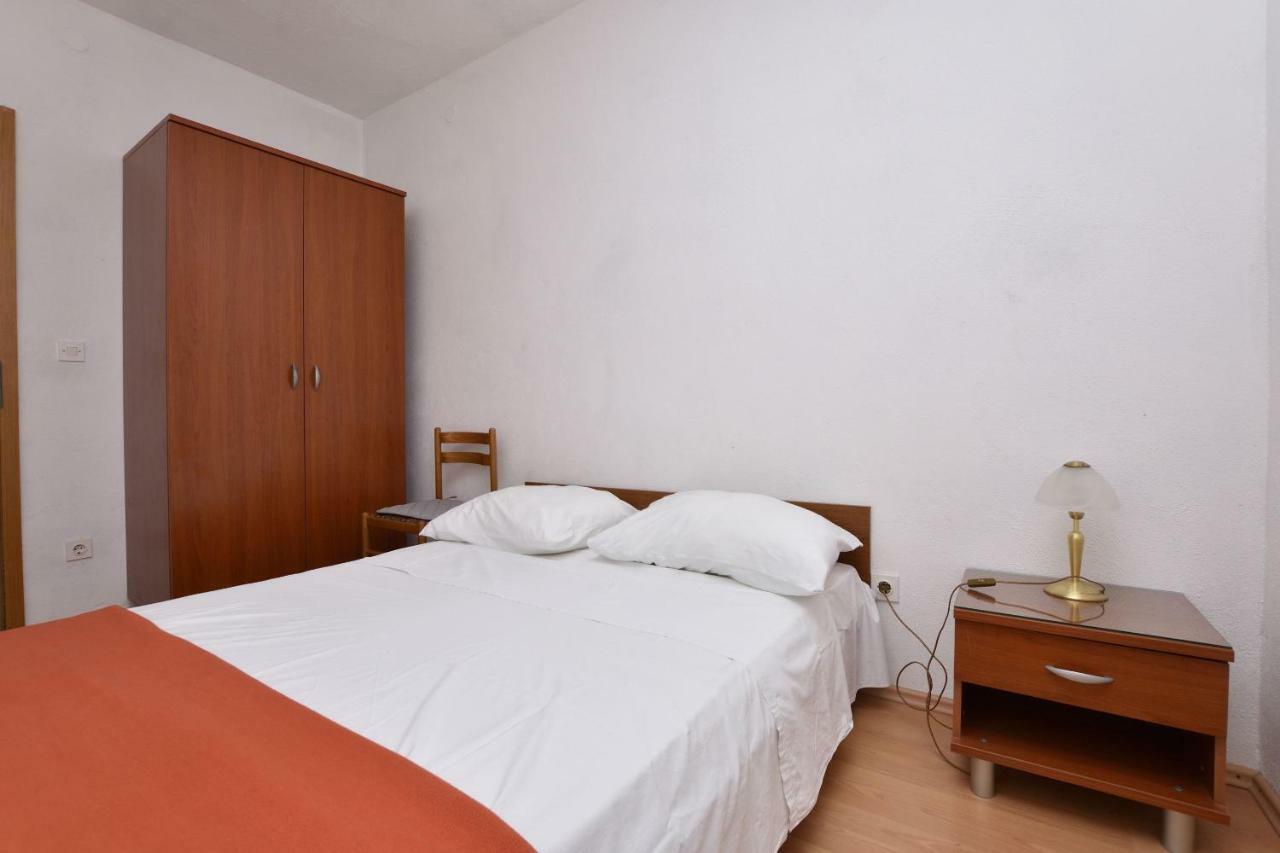 Apartments And Rooms Jakov プリモシュテン エクステリア 写真