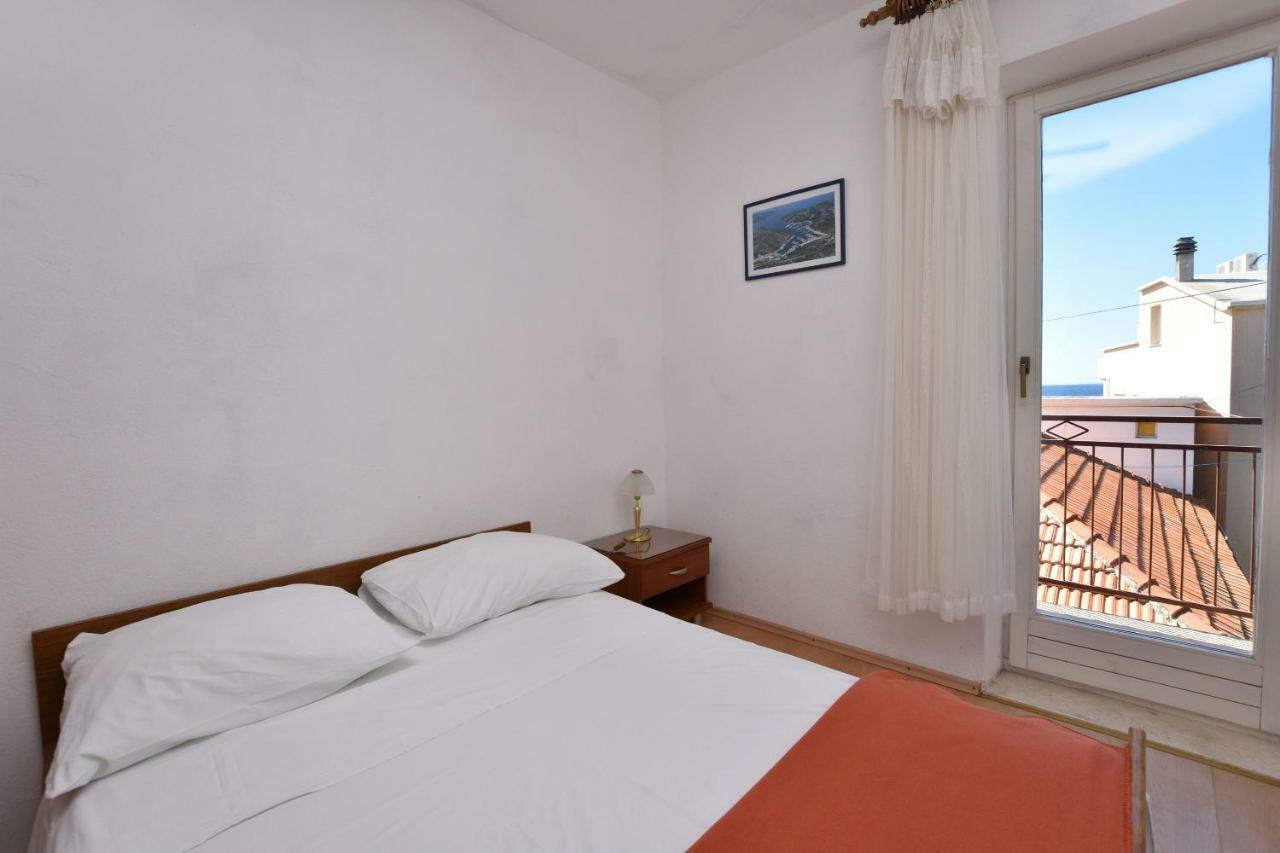 Apartments And Rooms Jakov プリモシュテン エクステリア 写真