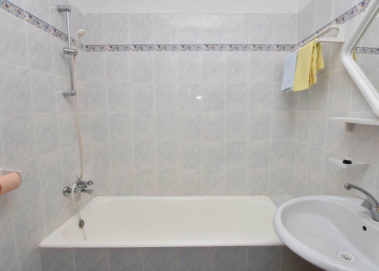 Apartments And Rooms Jakov プリモシュテン エクステリア 写真